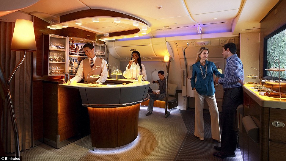Så här kan det se ut på en riktigt lyxig flygning i första klass. Bilden är från Emirates. Så här kan det se ut på en riktigt lyxig flygning i första klass. Bilden är från Emirates.