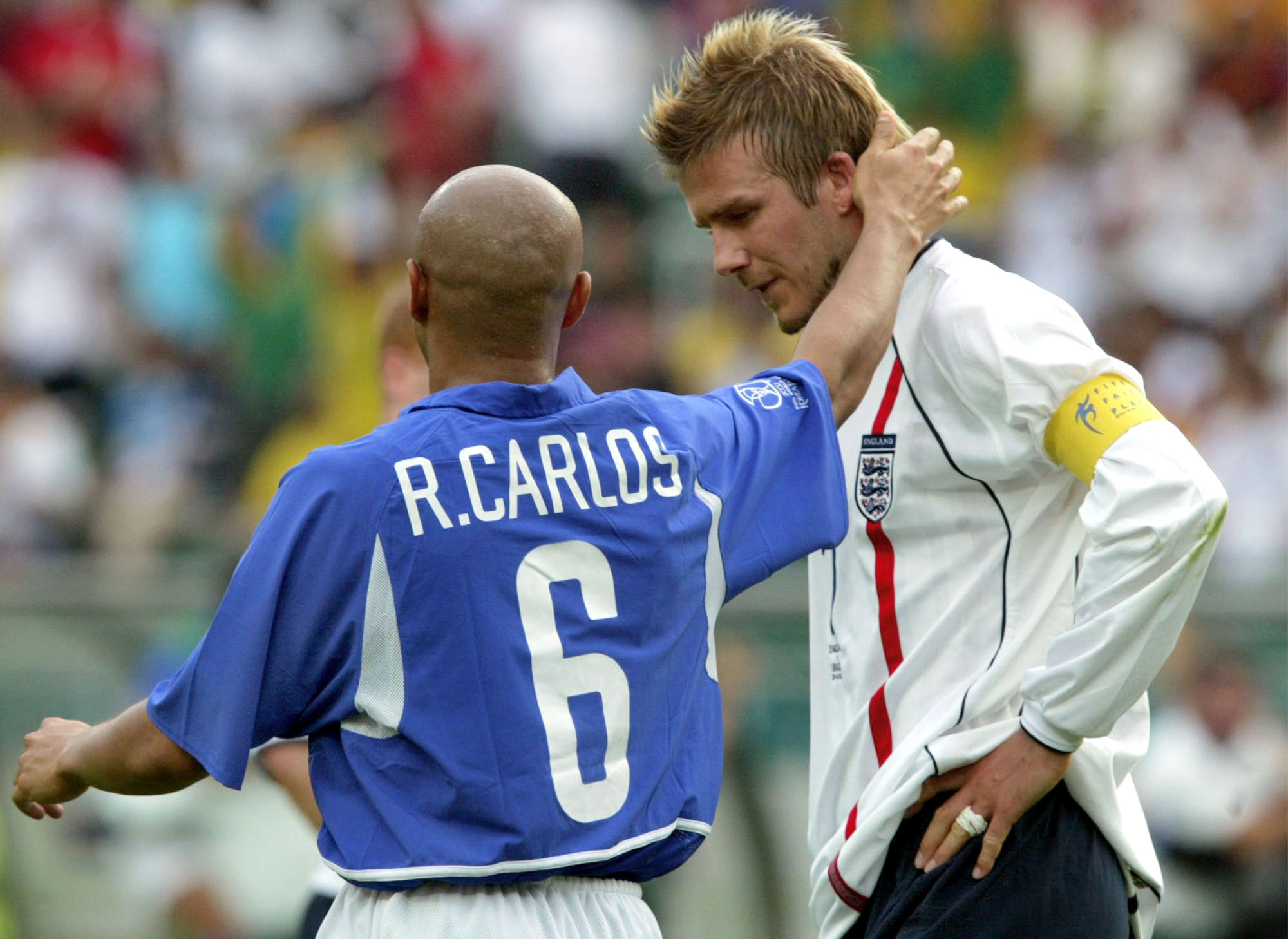 2002 slogs England ut av Brasilien i VM-kvartsfinalen, efter Ronaldinho legendariska frispark över David Seaman. 2002 slogs England ut av Brasilien i VM-kvartsfinalen, efter Ronaldinho legendariska frispark över David Seaman.
