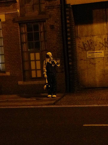 Fler och fler boende i Northampton säger att de är rädda för clownen.
