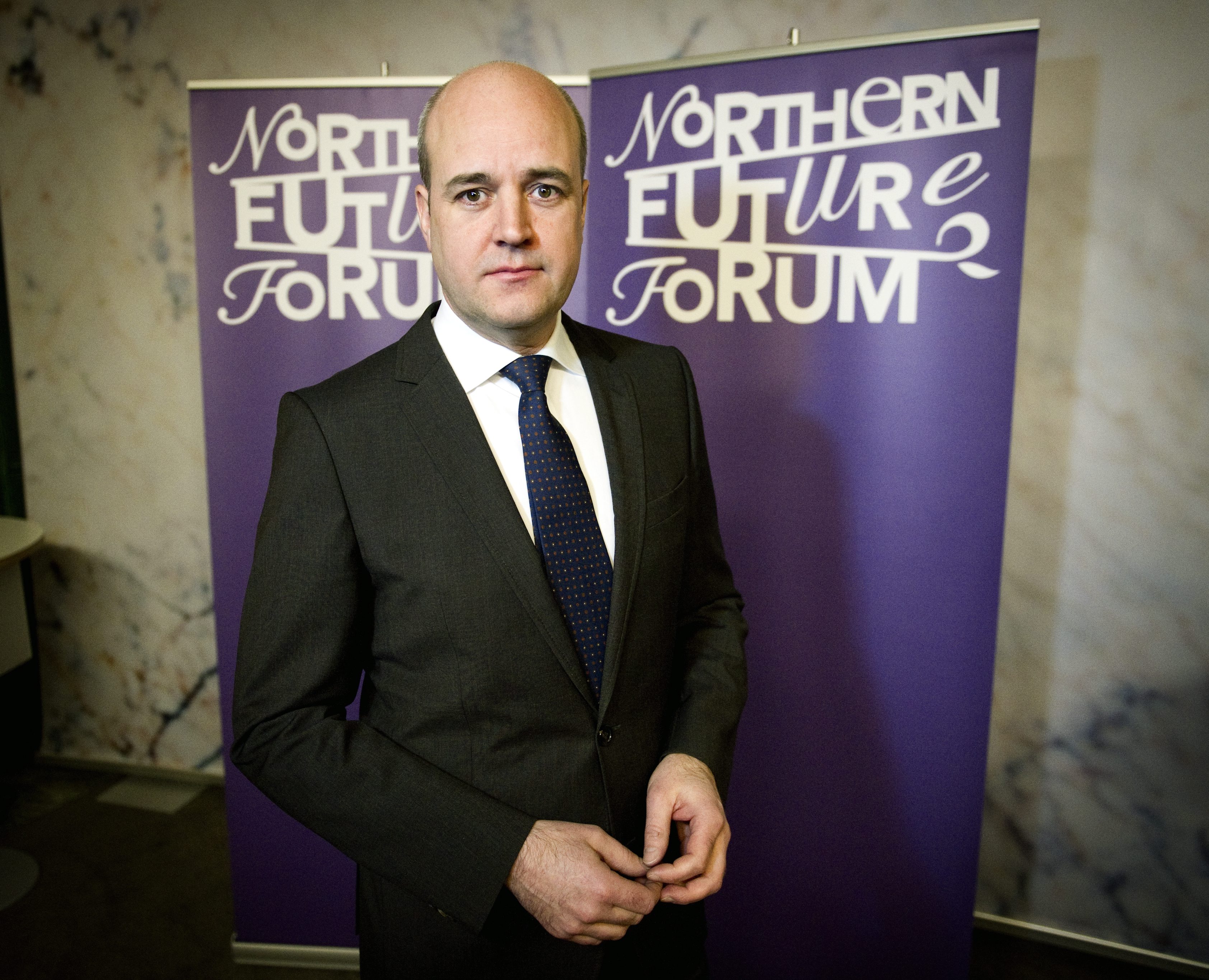 Fredrik Reinfeldt var tvungen att kalla till pressträff för att bemöta kritiken efter utspelet. Bland annat det faktum att medellivslängden för män i Sverige är mindre än 80 år.