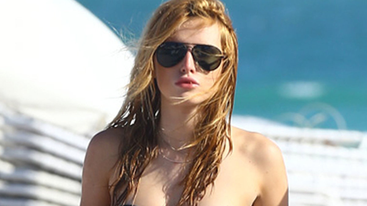 Skådespelerskan Bella Thorne njuter av solen i Miami. 