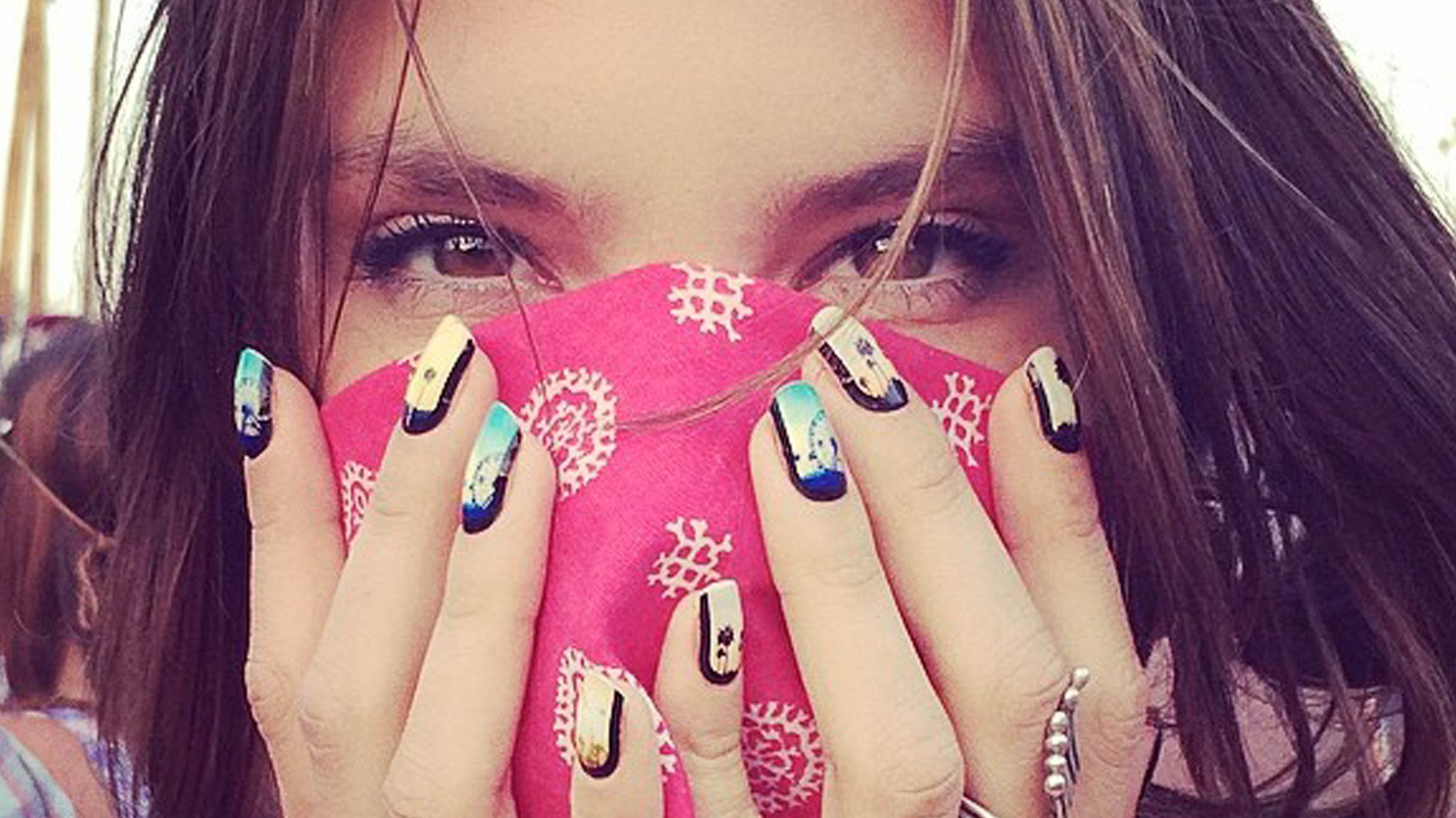 Victorias Secret-modellen Alessandra Ambrosio Instagrammde från festivalen. Victorias Secret-modellen Alessandra Ambrosio Instagrammde från festivalen.
