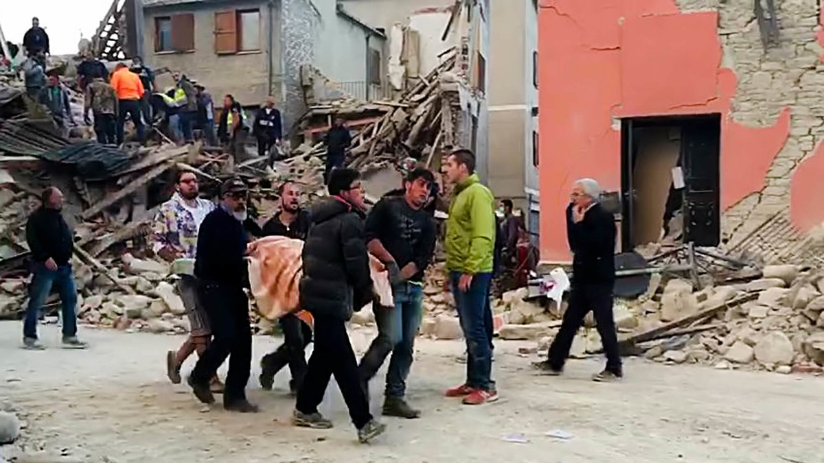 En kraftig jordbävning drabbade Italien under natten till onsdag.