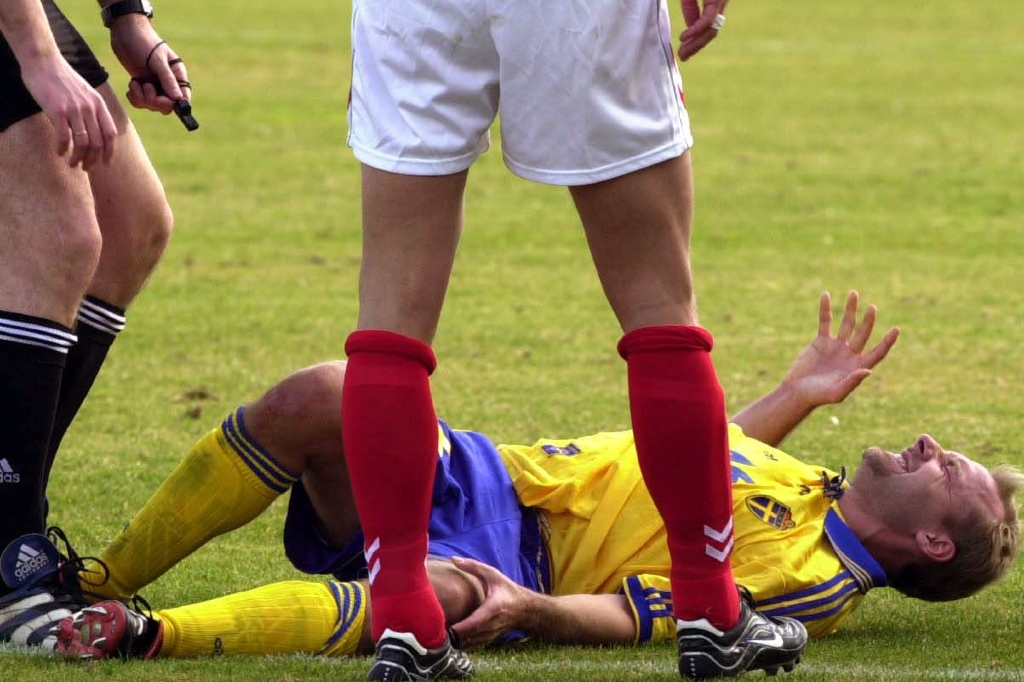 Fotboll generar många knä- och ledskador.
