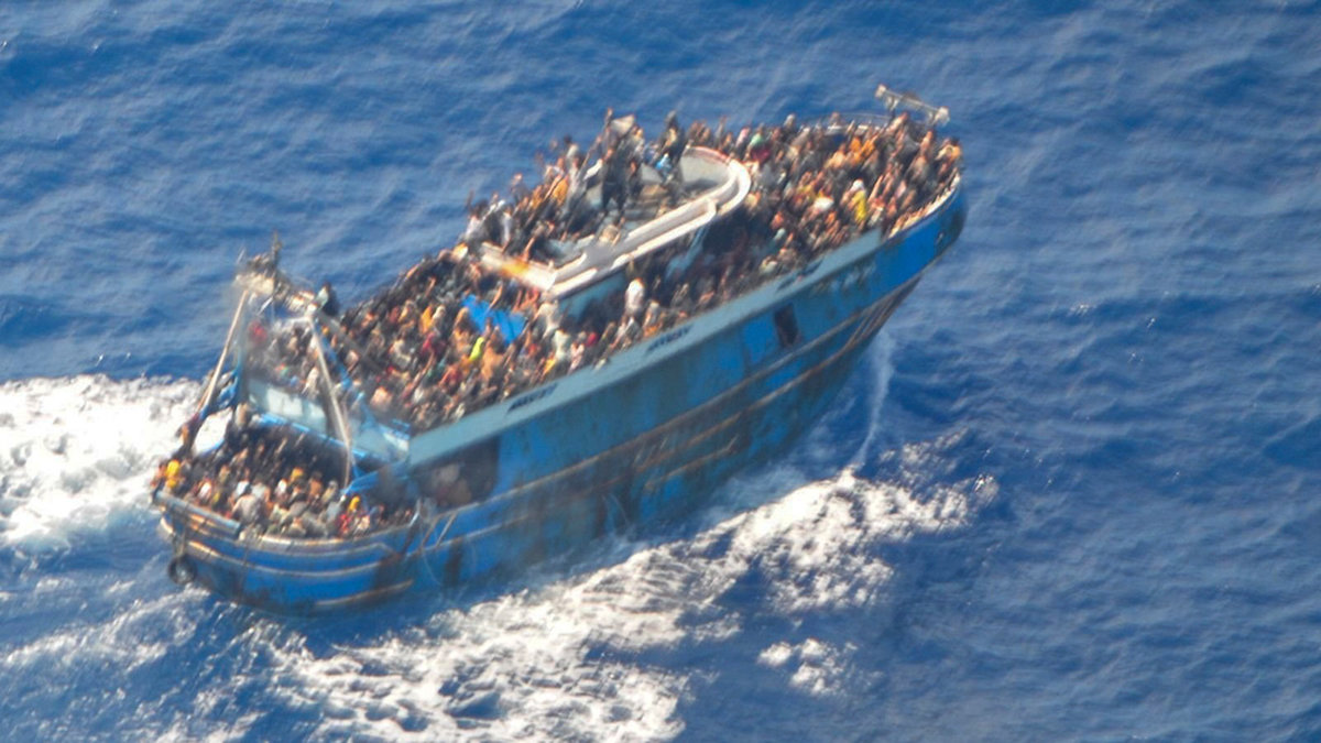 Bild från Greklands kustbevakning föreställande olycksbåten.
