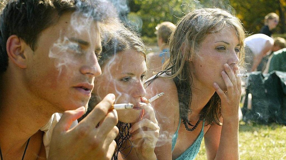 Klickcigaretter har förbjudits i Sverige för att de lockar ungdomar till att röka.