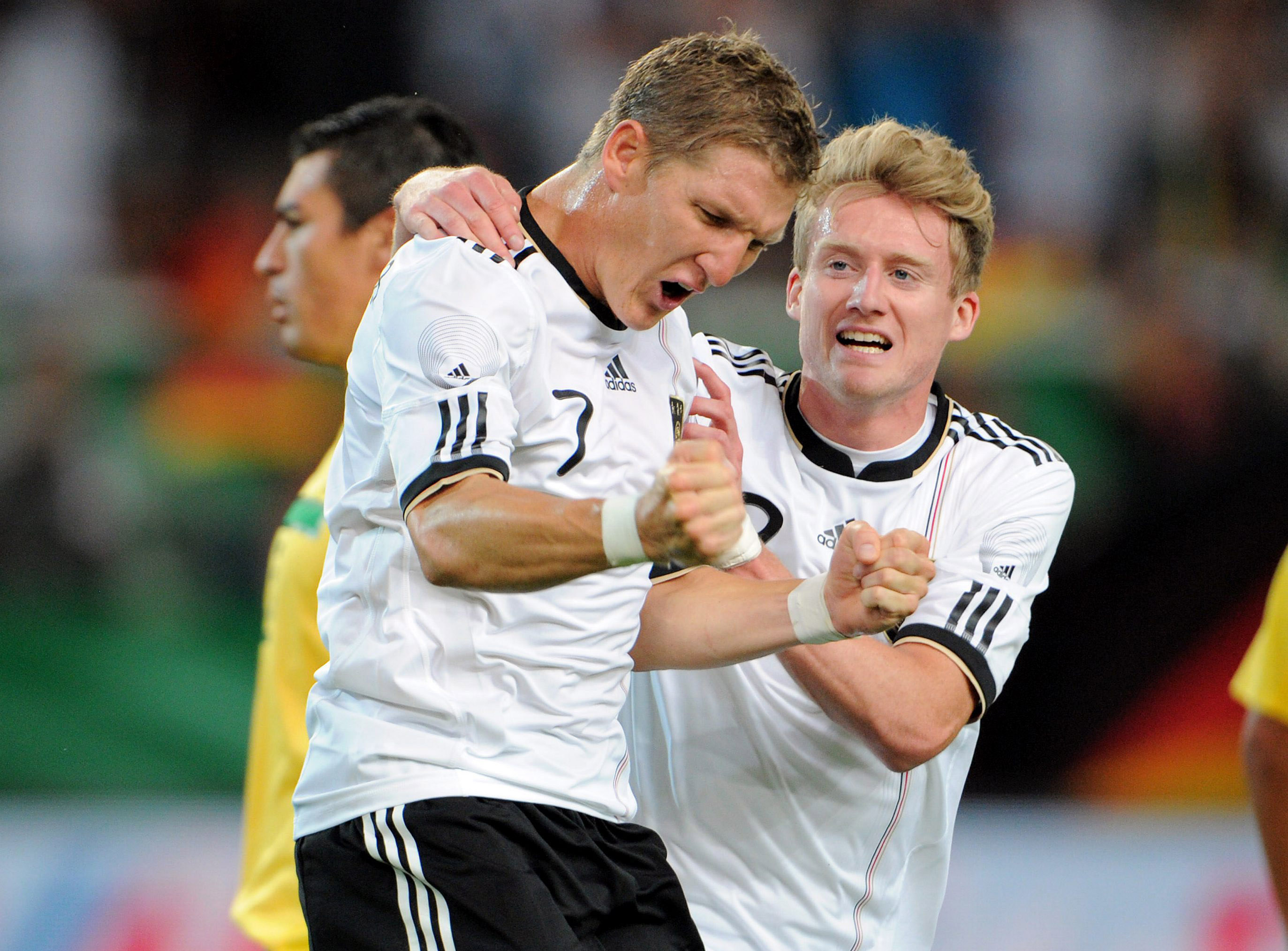 Bastian Schweinsteiger, Tyskland. Leder det tyska maskineriet. Bastian Schweinsteiger, Tyskland. Leder det tyska maskineriet.