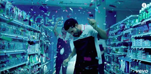 Drake går loss i videon till "Started From The Bottom".