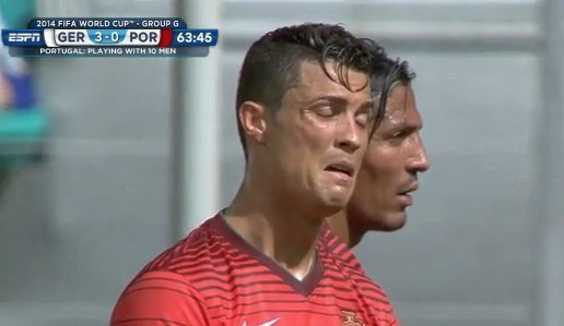 Cristiano Ronaldo hade det tungt med sitt Portugal...här kommer en stilstudie. Cristiano Ronaldo hade det tungt med sitt Portugal...här kommer en stilstudie.