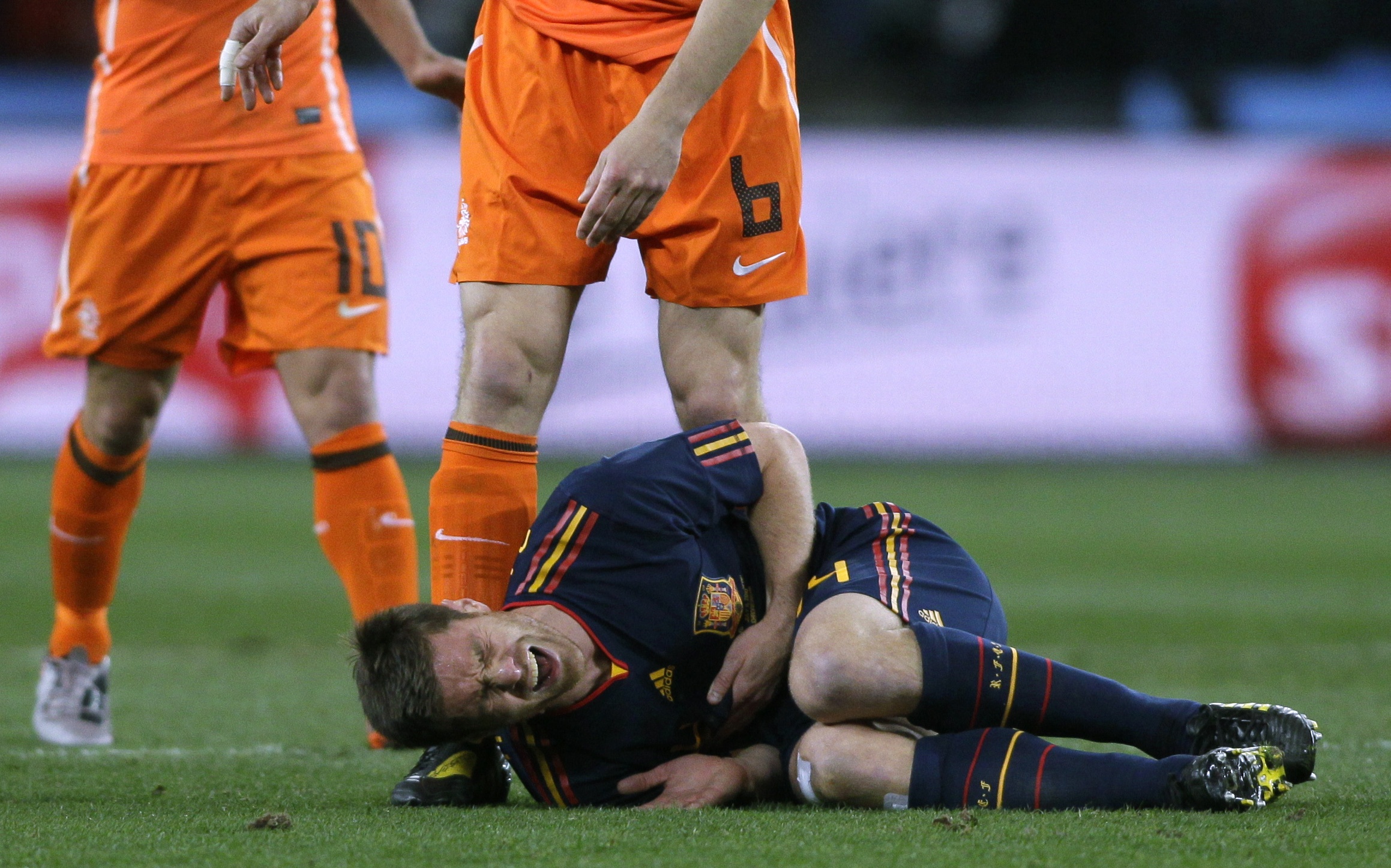 De holländska spelarna spelade tufft i VM-finalen mot Spanien, för tufft enligt Johan Cruyff.