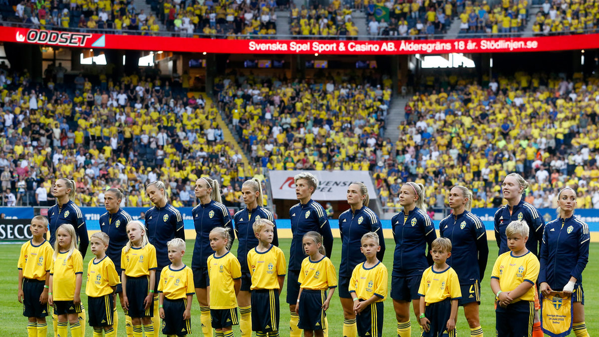 Det svenska landslaget återvänder till Friends arena för EM-kvalmatchen mot Irland.