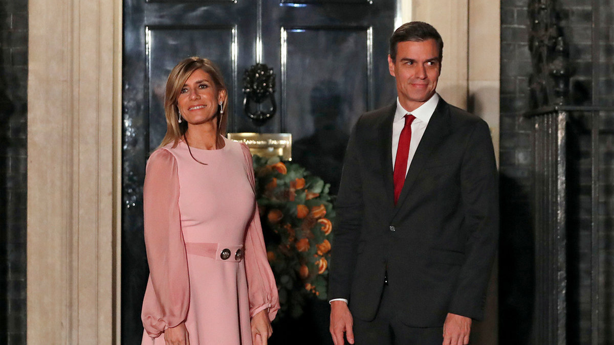 Premiärminister Pedro Sánchez och hans fru Begoña Gómez i London 2019.