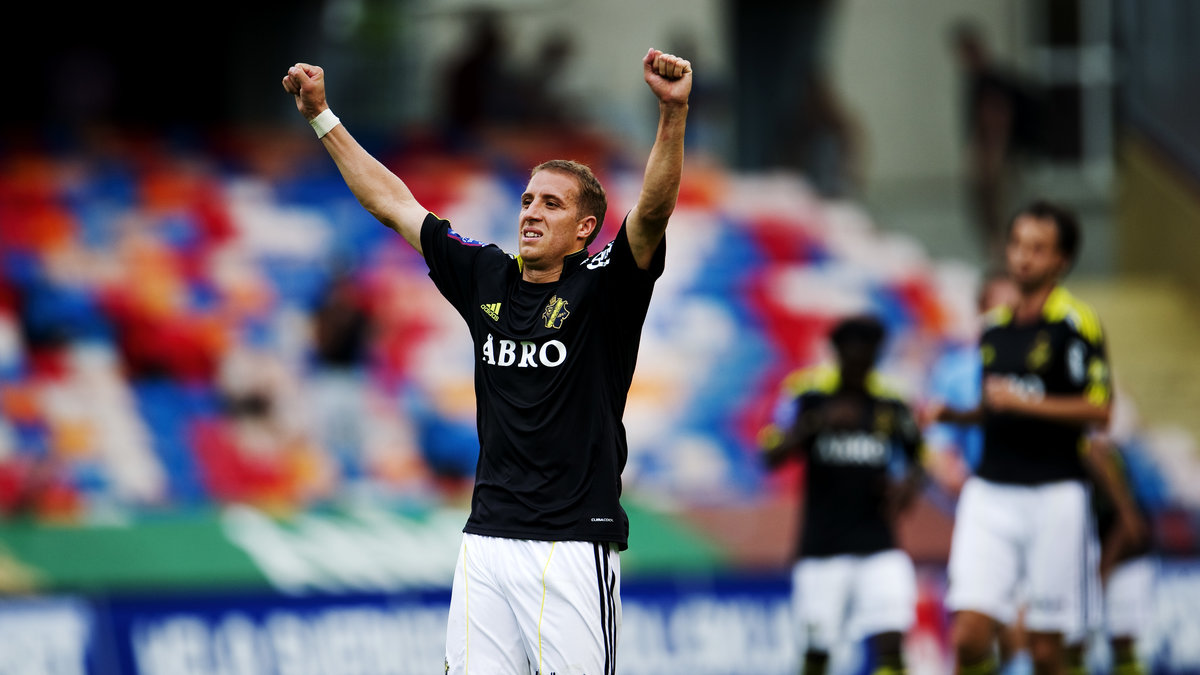 En av guldhjältarna från 2009 är tillbaka i AIK. 