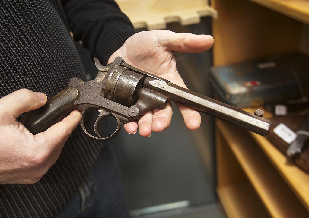 Vapnen polisen får in skrotas eller lämnas in på museum Vapnen polisen får in skrotas eller lämnas in på museum