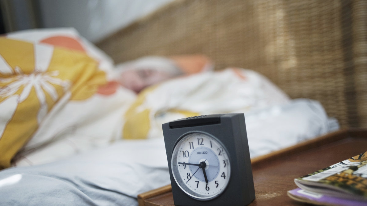 Mindre än 6,5 och mer än 8,5 timmars sömn ökar risken för fetma.