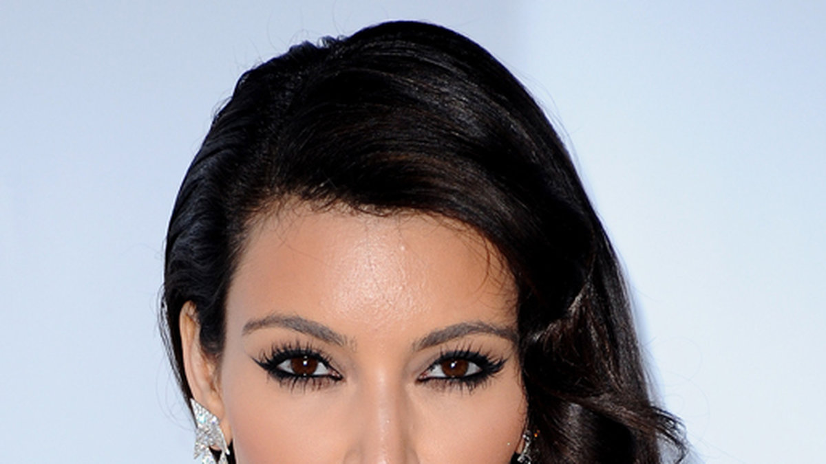 År 2012 testade Kim fillers under ögonen. 