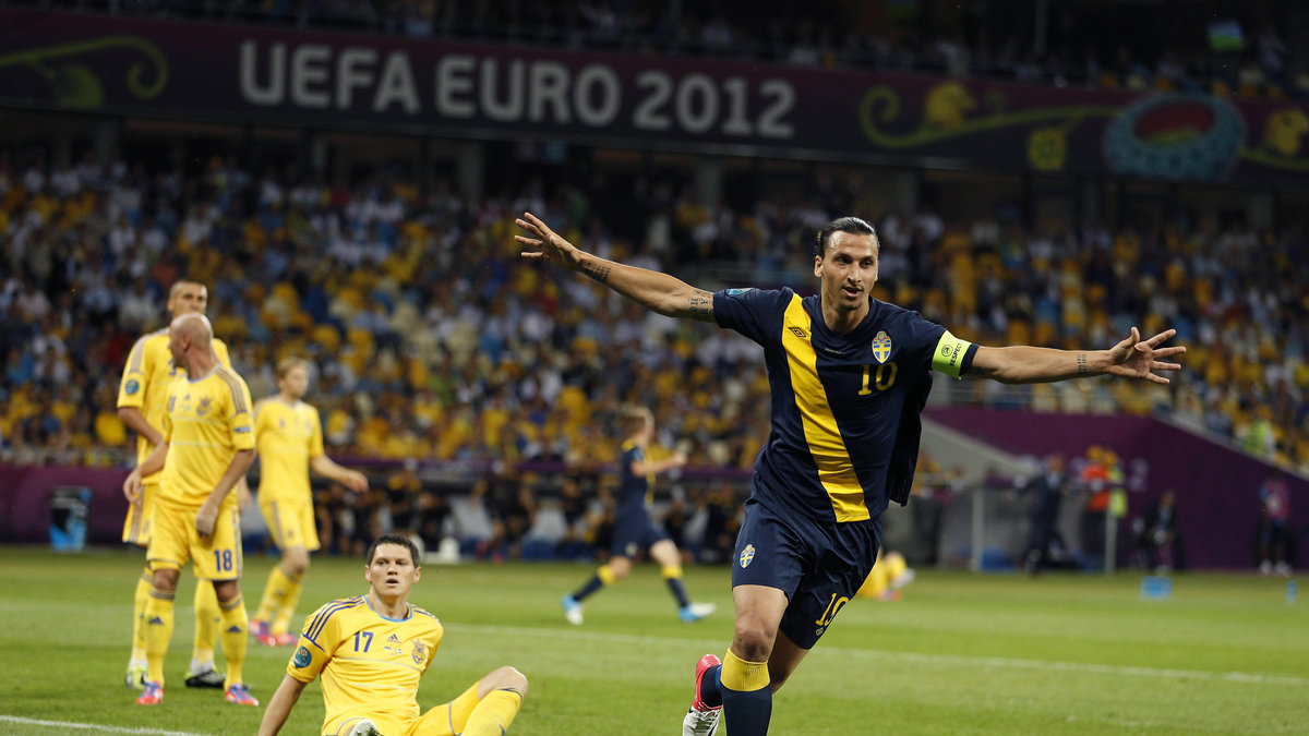 Här firar han sitt mål mot Ukraina i EM 2012.
