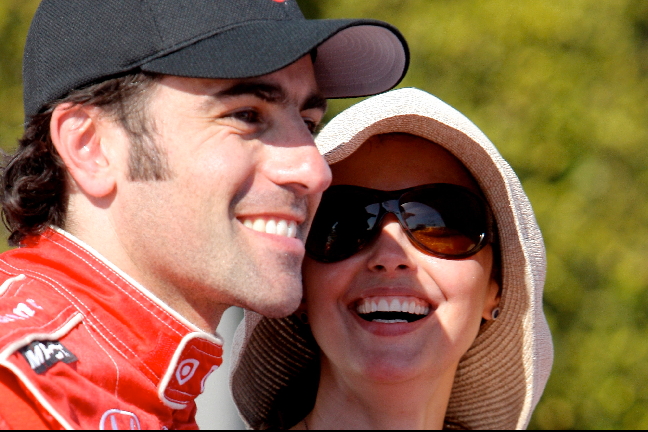 Här är hon med sin make, racingföraren Dario Franchitti