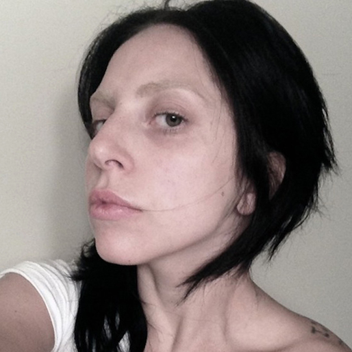 Lady Gaga bjuder på en osminkad selfie. Lady Gaga bjuder på en osminkad selfie.
