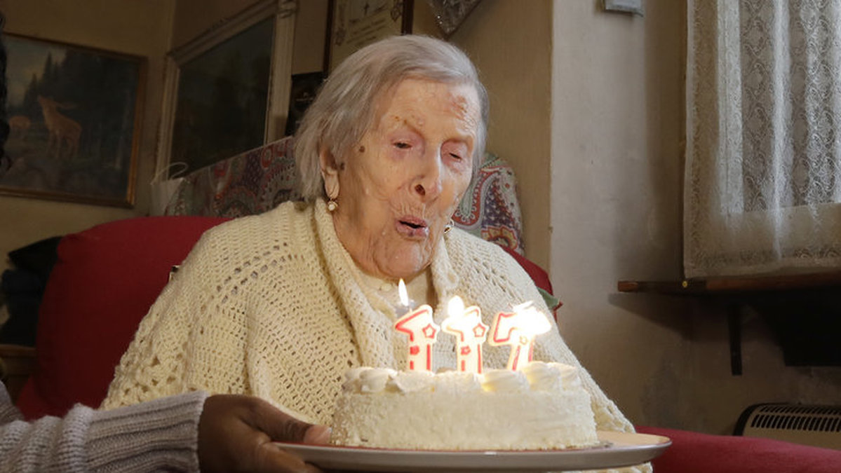 Här firar Eva Morano sin 117-årsdag.