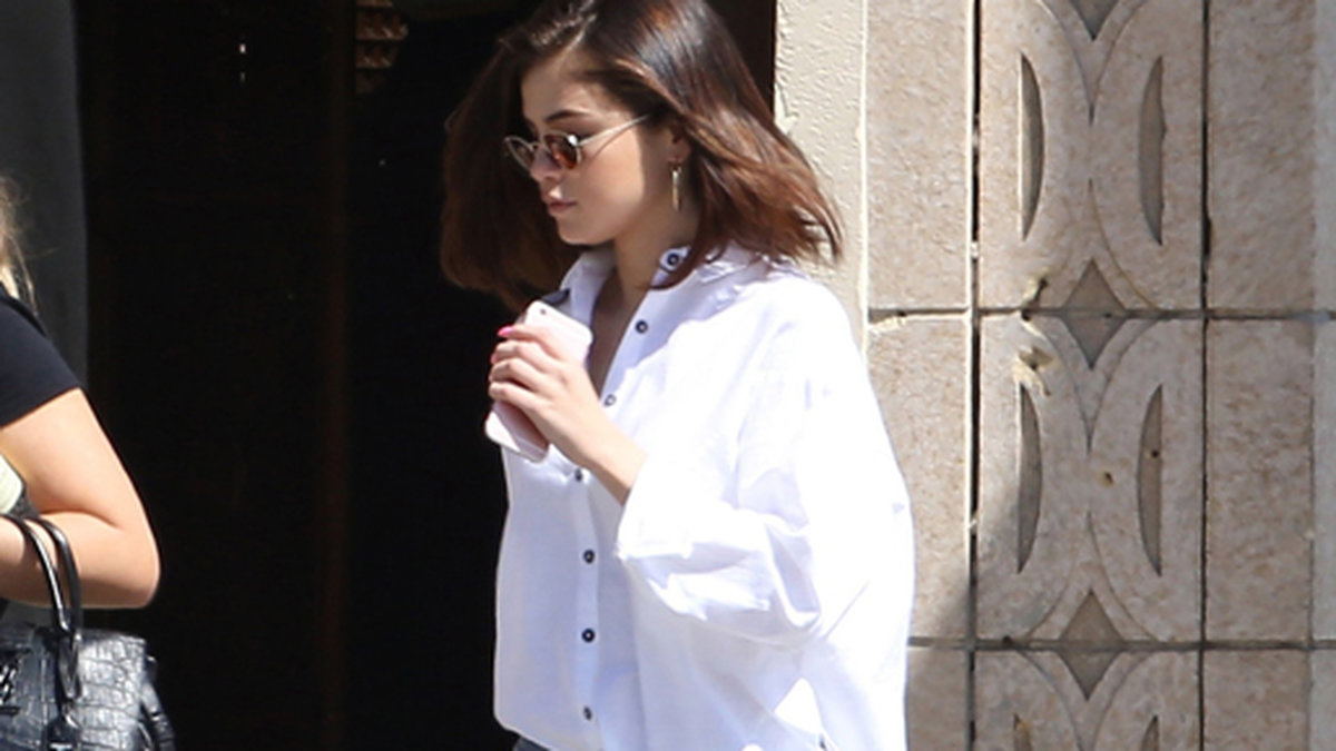 Selena Gomez var piffigt klädd i ett soligt Los Angeles. 