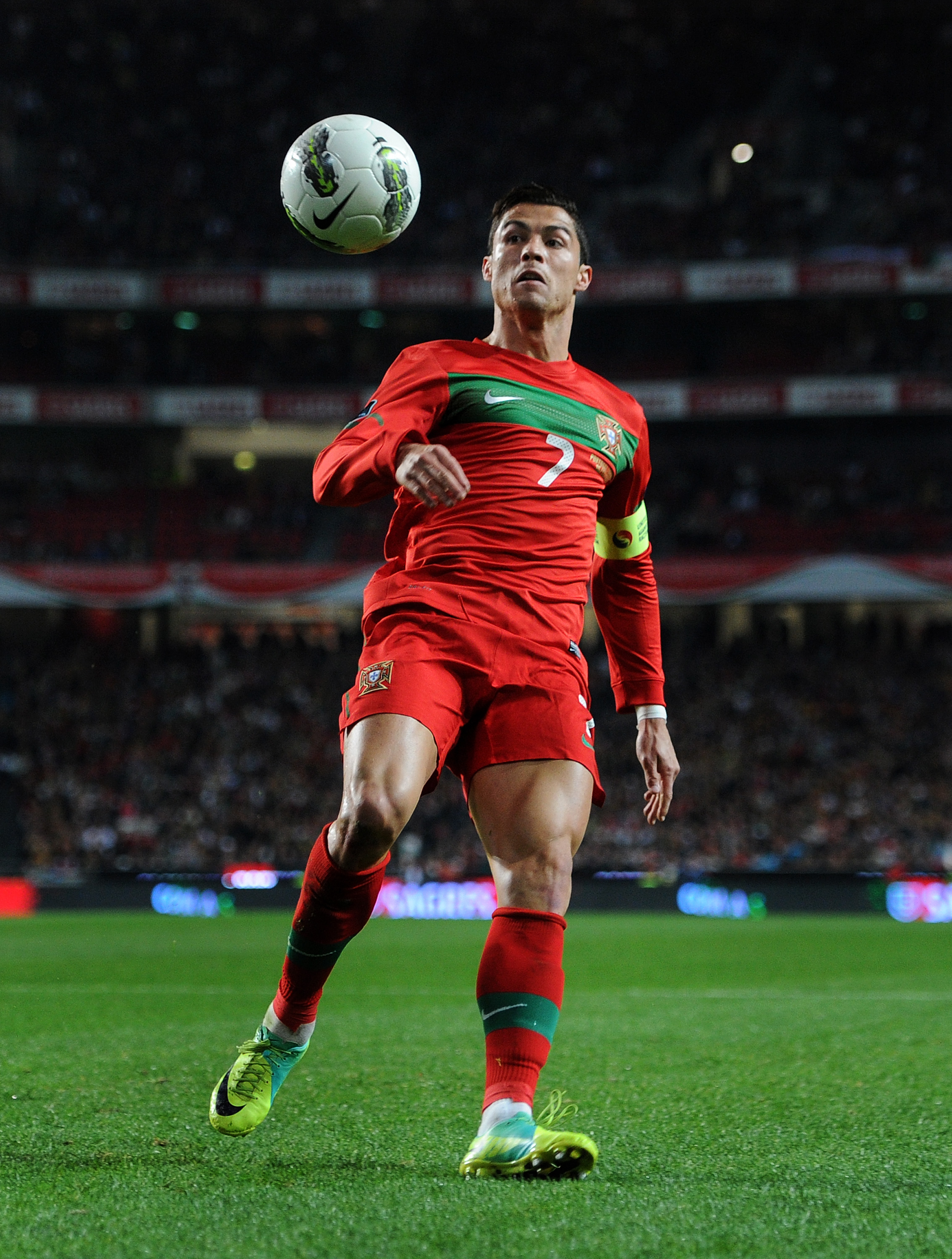 Portugals Cristiano Ronaldo är glad över att slippa favorittrycket.