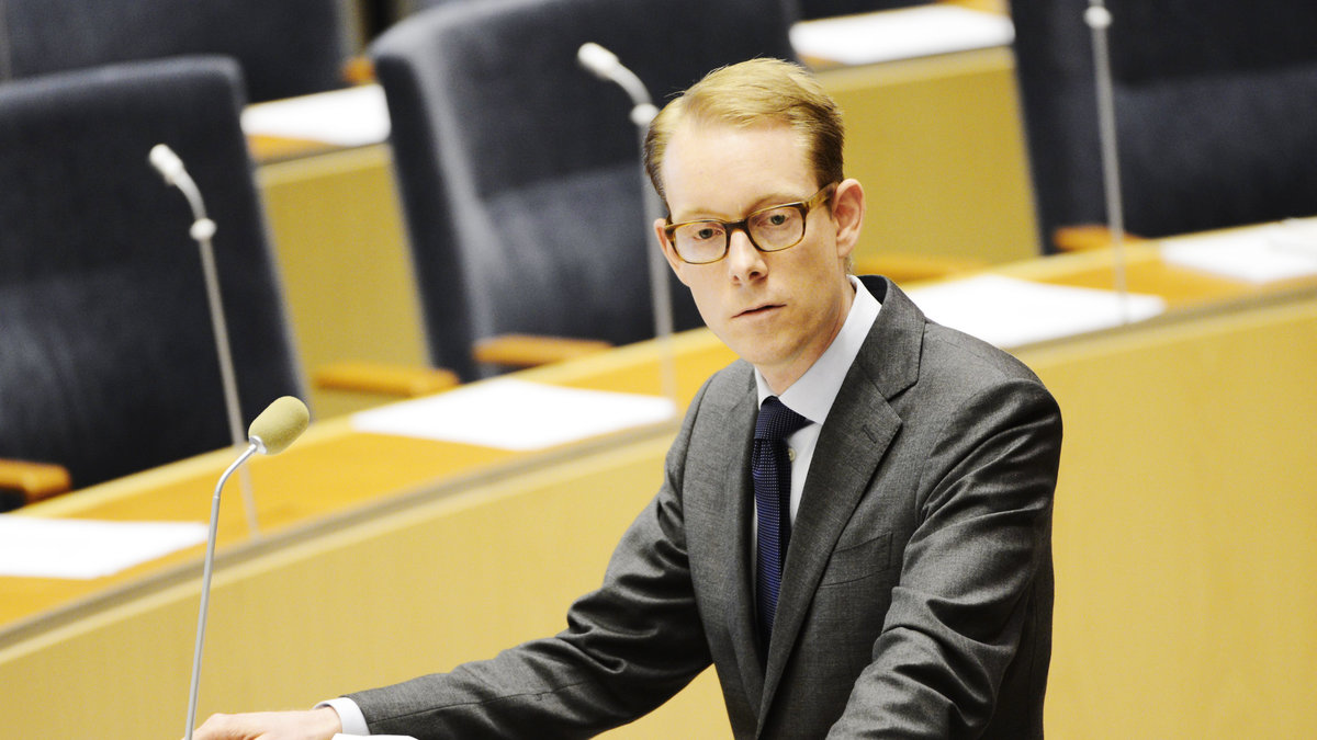 Tobias Billström (M), migrationsminister: 1 438 800 kronor.
