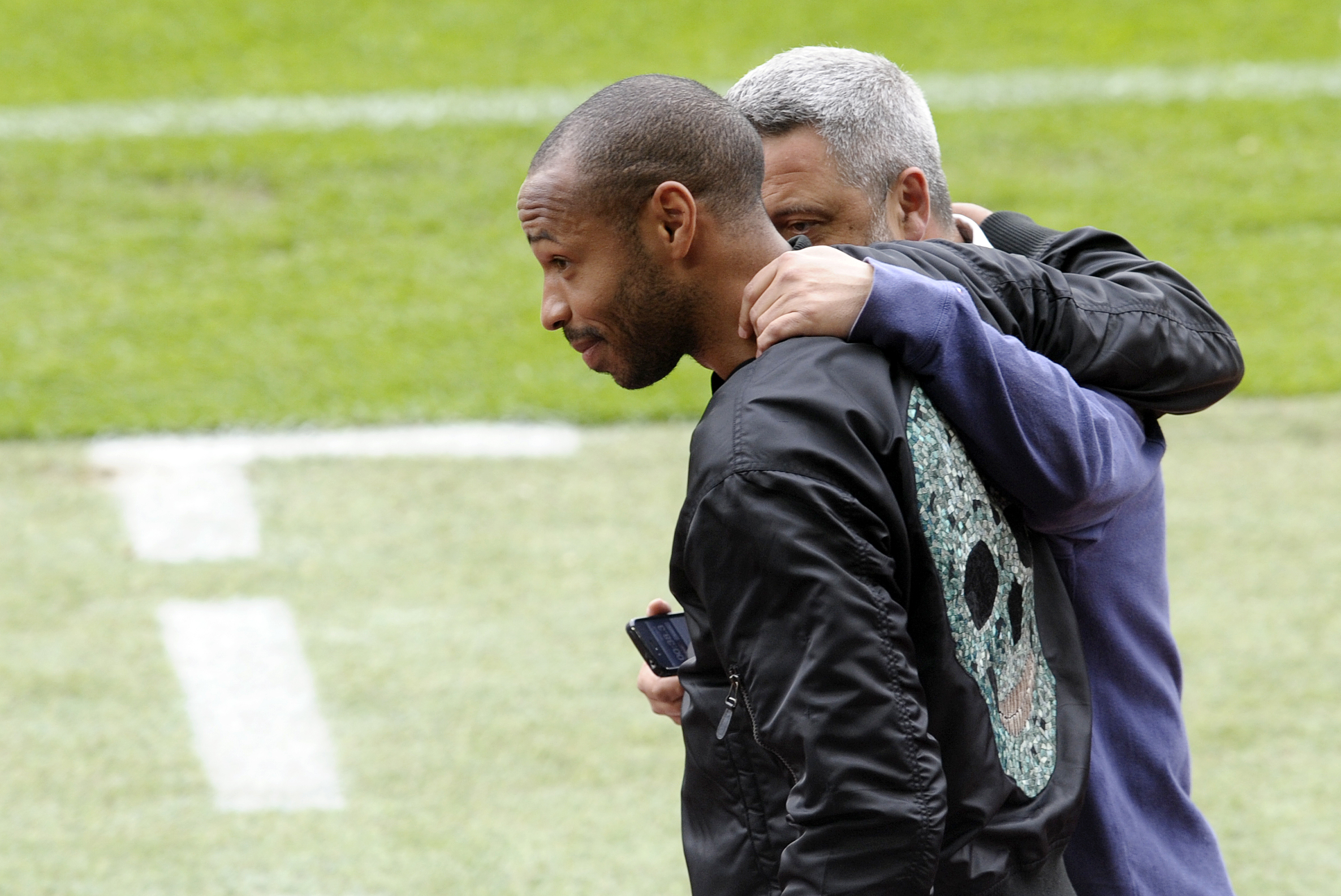 Thierry Henry är på plats i Barcelona för att följa sin gamla klubb. 