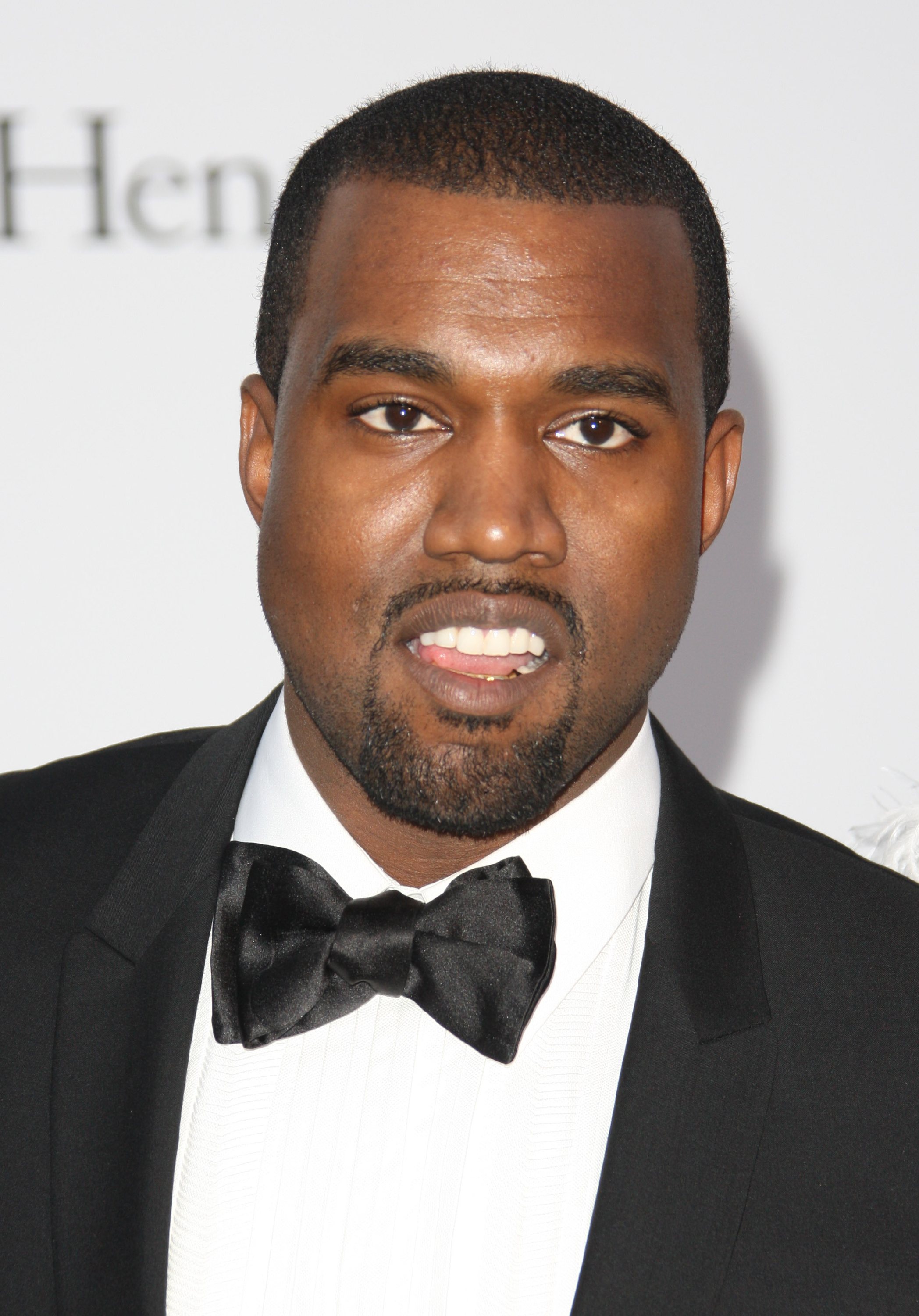 En finklädd Kanye på MTVs  VMA.
