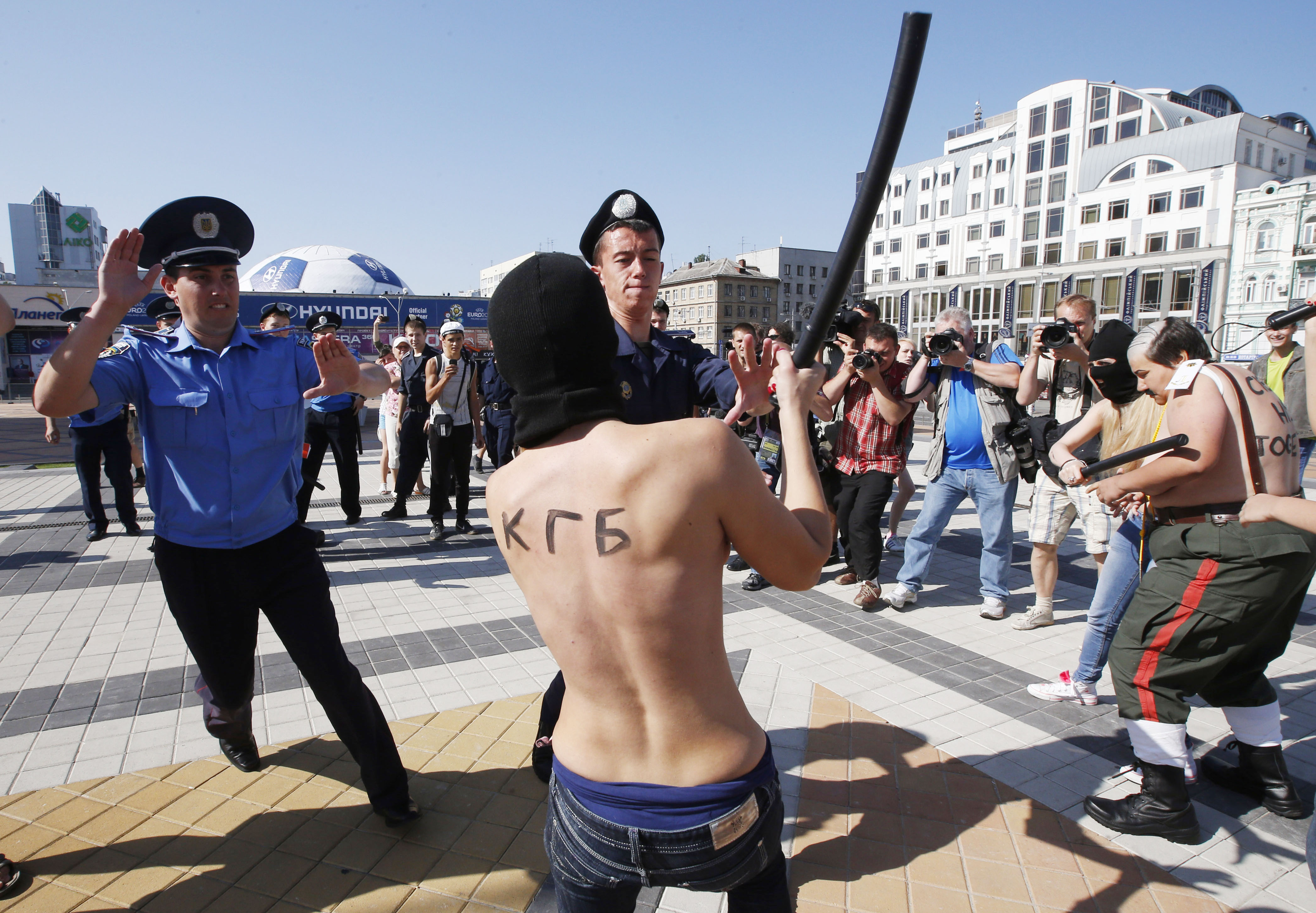 FEMEN, Demonstration, EM, Kvinnor, Ukraina, Bild