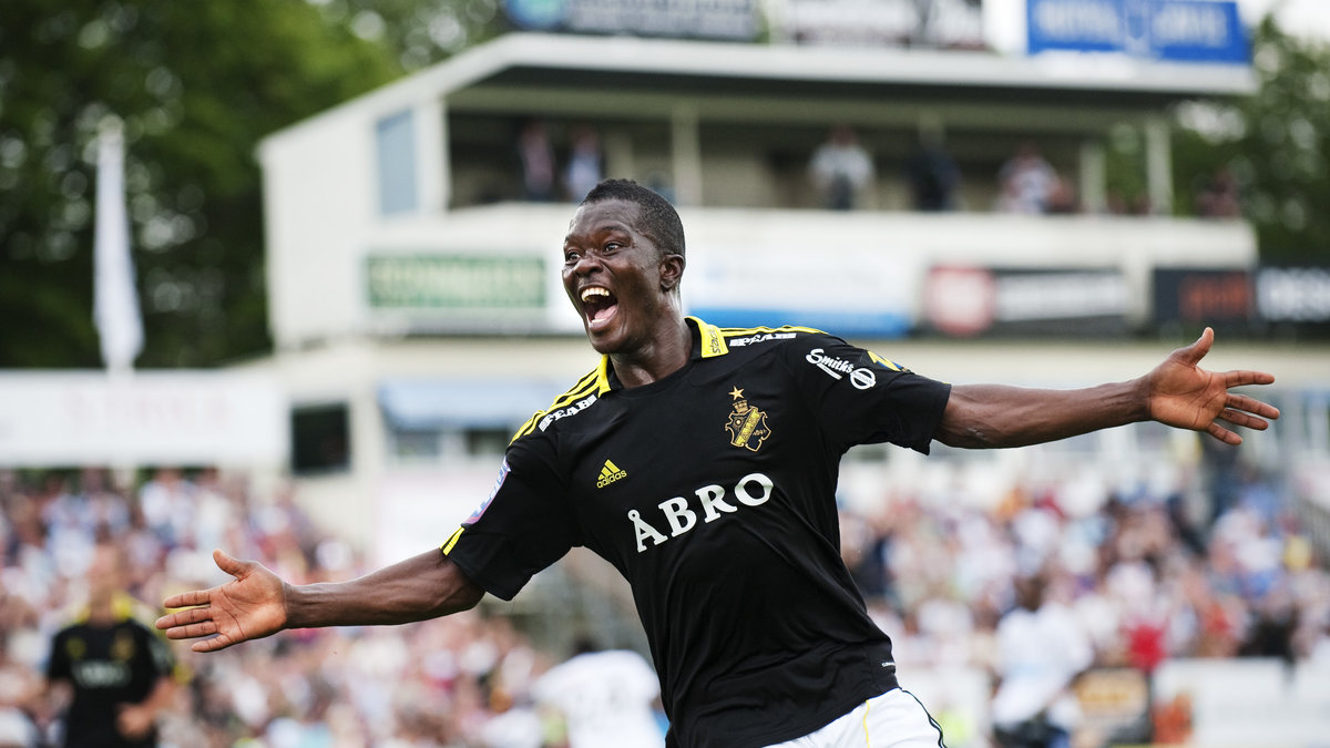 Under 2011 i AIK gjorde han dock succé med 15 mål på 17 matcher i allsvenskan.