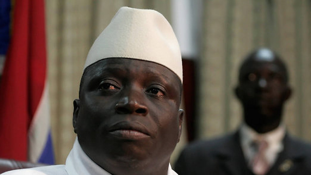 Yahya Jammeh säger att det nu är förbjudet att könsstympa tjejer i Gambia. 
