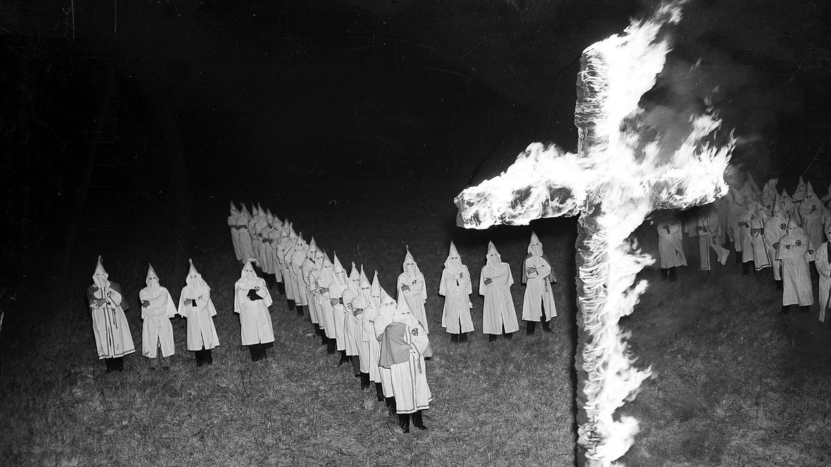 Ku Klux Klan är ett exempel. 