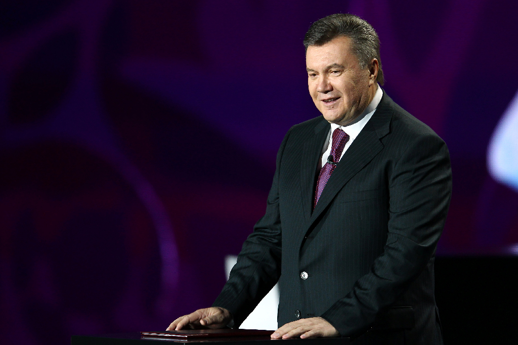 Presidenten Viktor Janukovitj  bad sitt folk visa gästfrihet mot turisterna under EM.