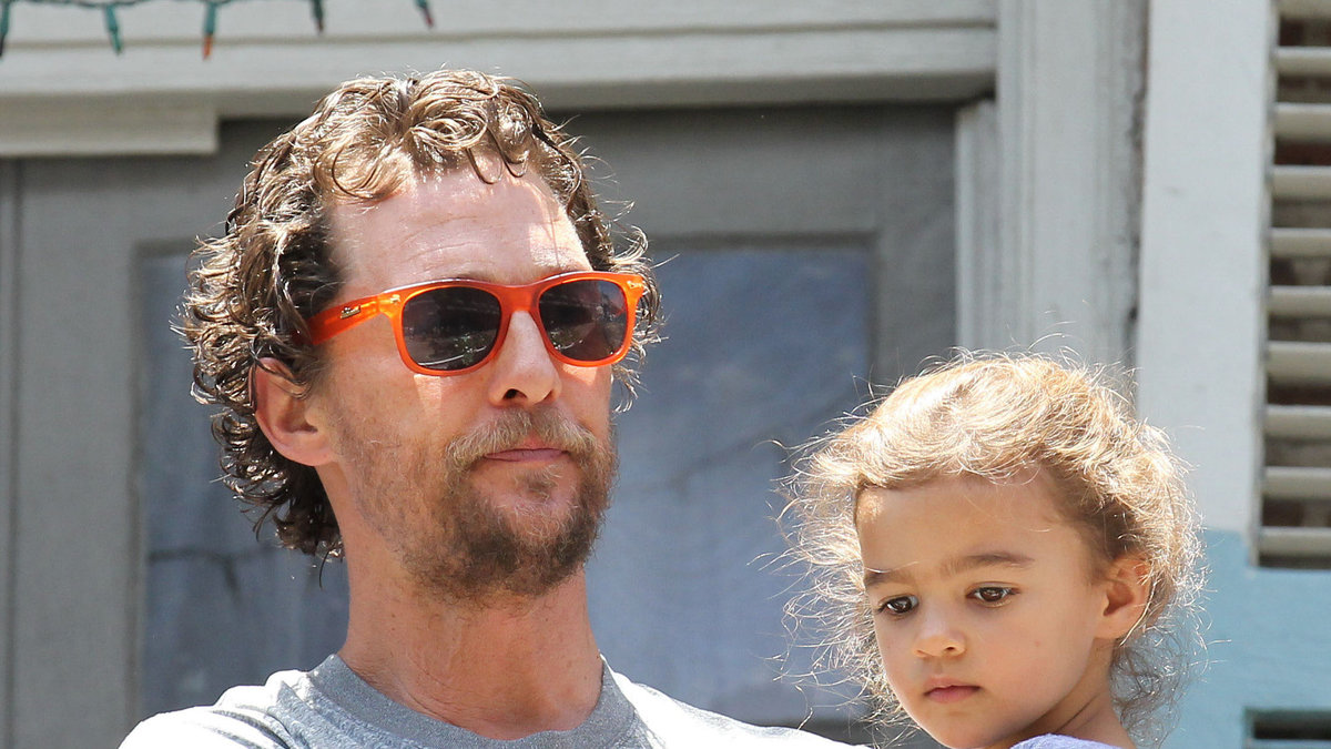 8. Den alltid så hunkiga Matthew McConaughey med sin dotter. 