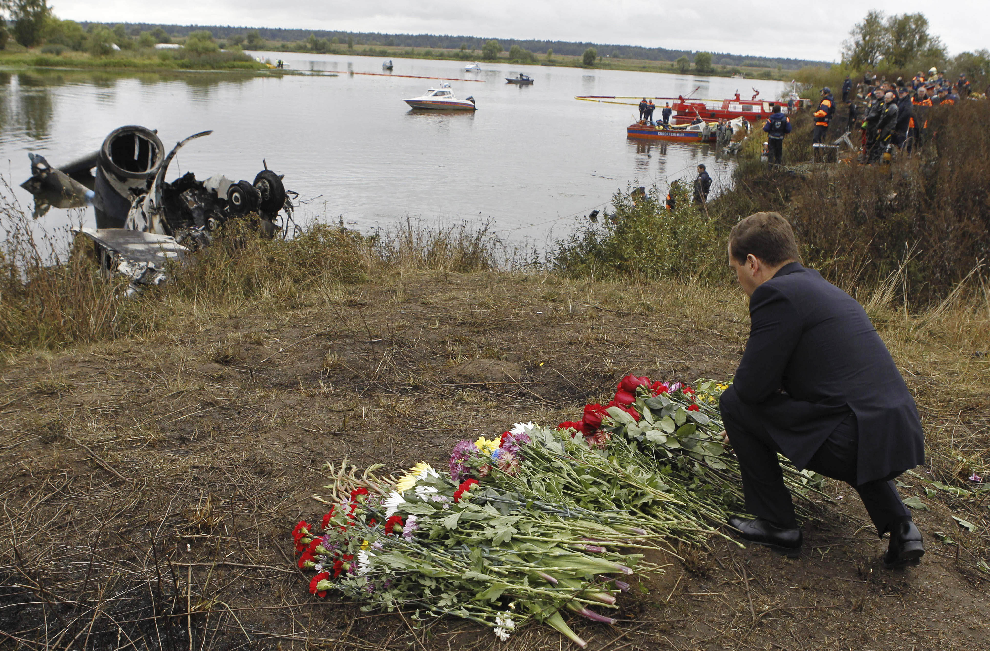 Rysslands president Dimtrij Medvedev, var uppenbart tagen när han visade sin sorg efter flygkatastrofen utanför Yaroslavl. En olycka som krävde 44 människors liv.