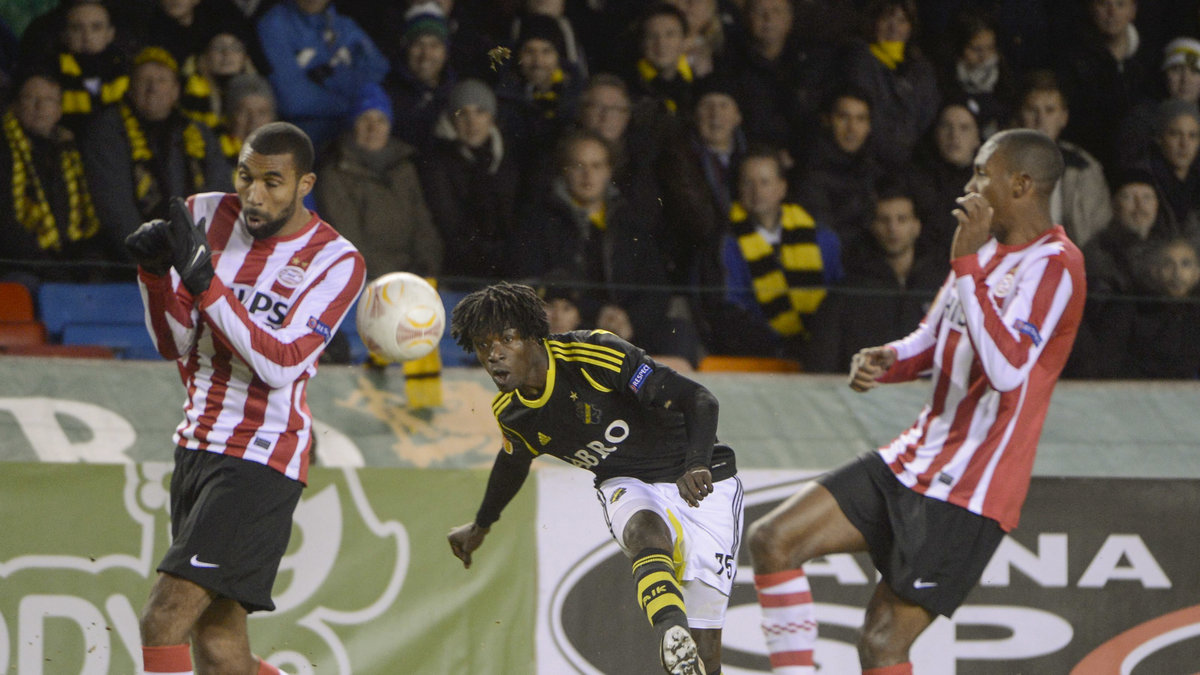 Bangura gjorde en av sina absolut bästa matcher i AIK-tröjan och hotade ständigt PSV-försvaret.
